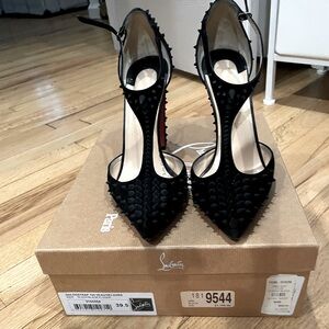 GOLDOSTRAP 100 VEAU/VELOURS Christian Louboutin EU 39.5 black spiked heels